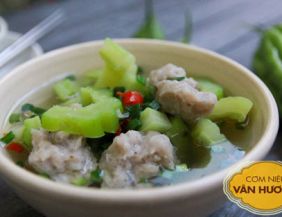 Canh mướp đắng cá thác lác